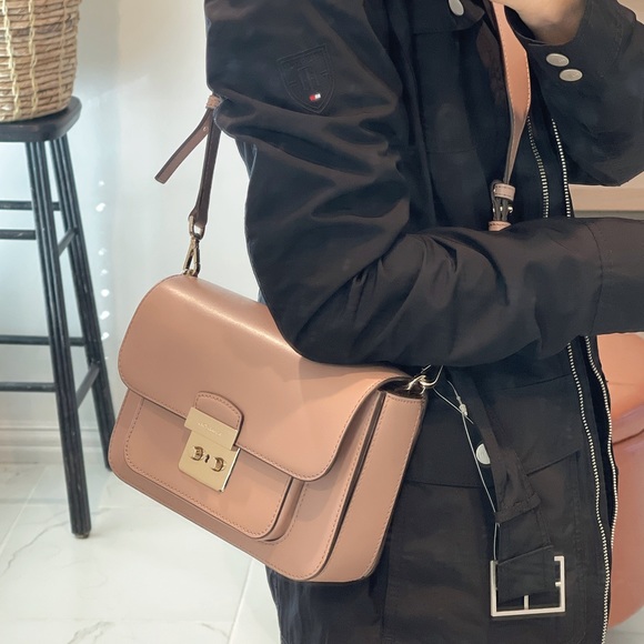 Michael Kors Handbags - ❤️Michael Kors retail store sloan handbag new pink